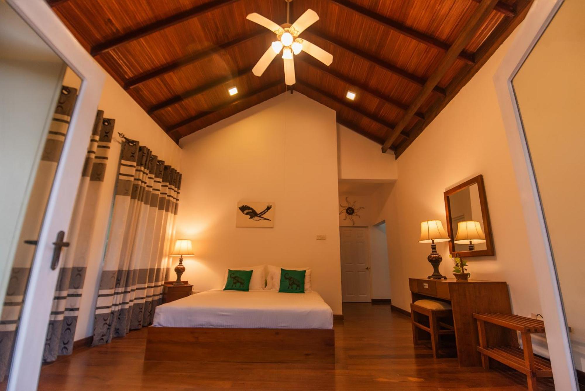 Chaminrich Villa Канди Экстерьер фото